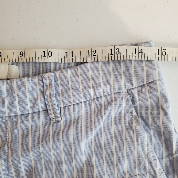 H&M Shorts Womens 6 Blue White Stripe  Cotton‎ Stretch Coastal Preppy Beach Cuff - Picture 9 of 11